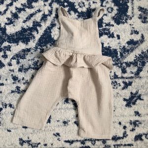 Cute ruffle tie-back romper 6/9 months